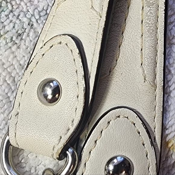 Coach Poppy Daisy Eyelet Leather Chain Tote Bag Ivory & Pink | Style #22438 GUC - Picture 16 of 17